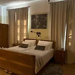 Rezidenca Korman * Fala