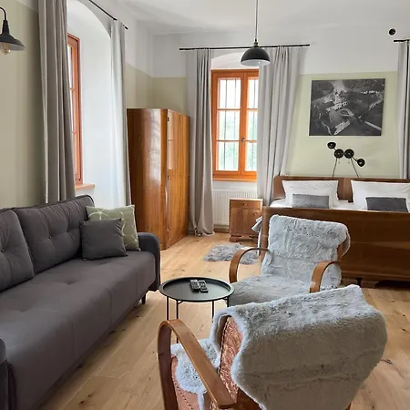 Проживание в семье Rezidenca Korman