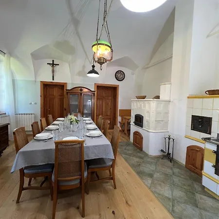 Проживание в семье Rezidenca Korman