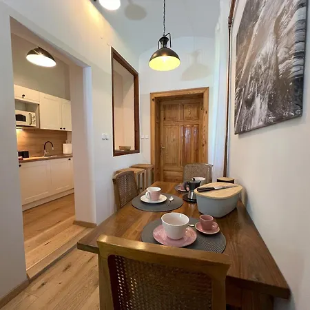 Проживание в семье Rezidenca Korman Fala